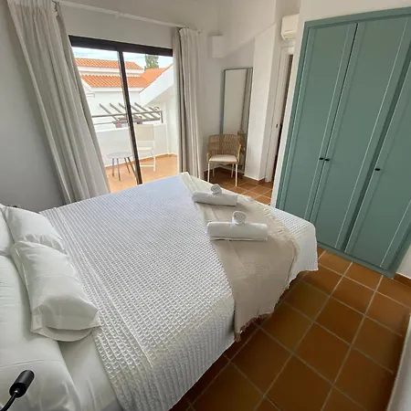 Nuramar Hotel apartamentowy Cala en Bosch
