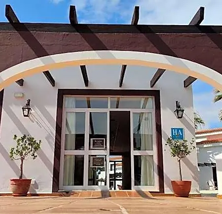 Nuramar Aparthotel 4*