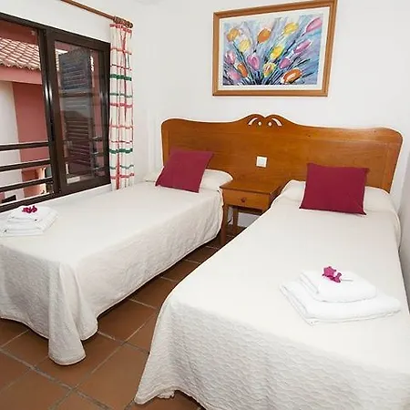 Aparthotel Nuramar 4*